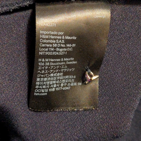 H&M Flowy High-Neck Tank Top - Picture 5 of 6